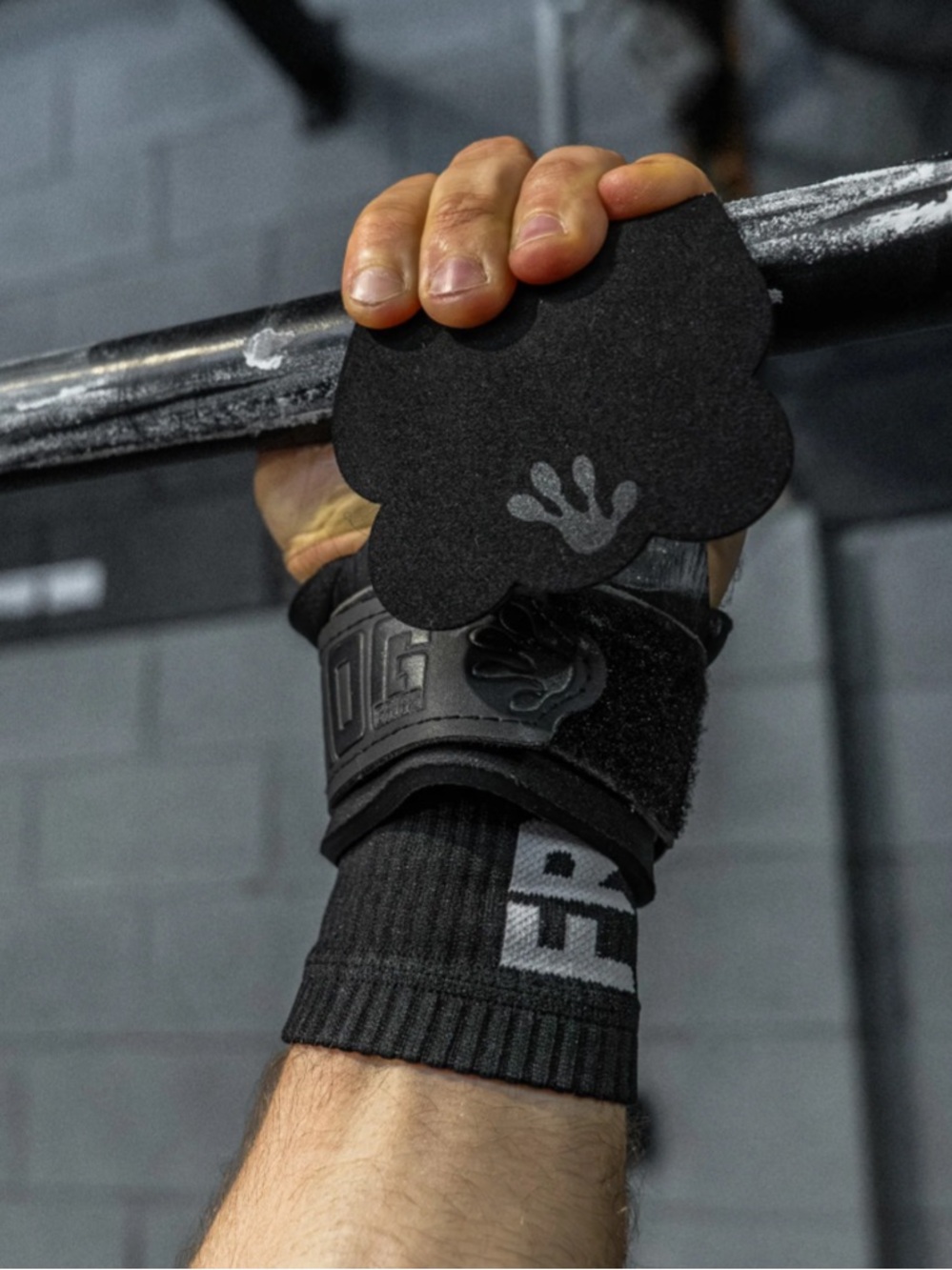 FROG GRIPS® ELITE HD FINGERLESS - ALL BLACK size SMALL Crossfit brand new!! - Picture 3 of 9